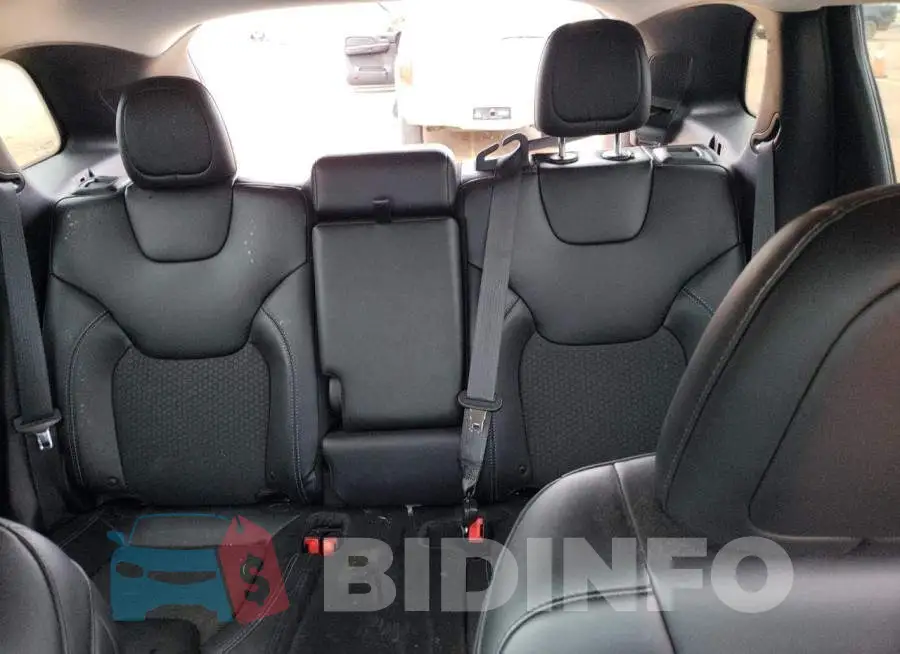 1C4PJMLB2KD426493 Photo# 10
