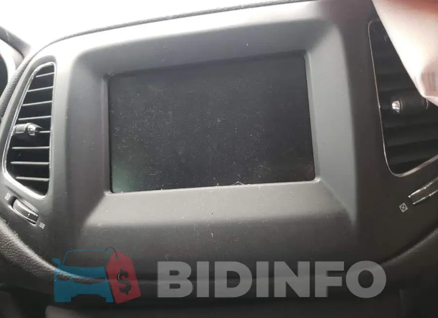 3C4NJDAB7LT137583 Photo# 9
