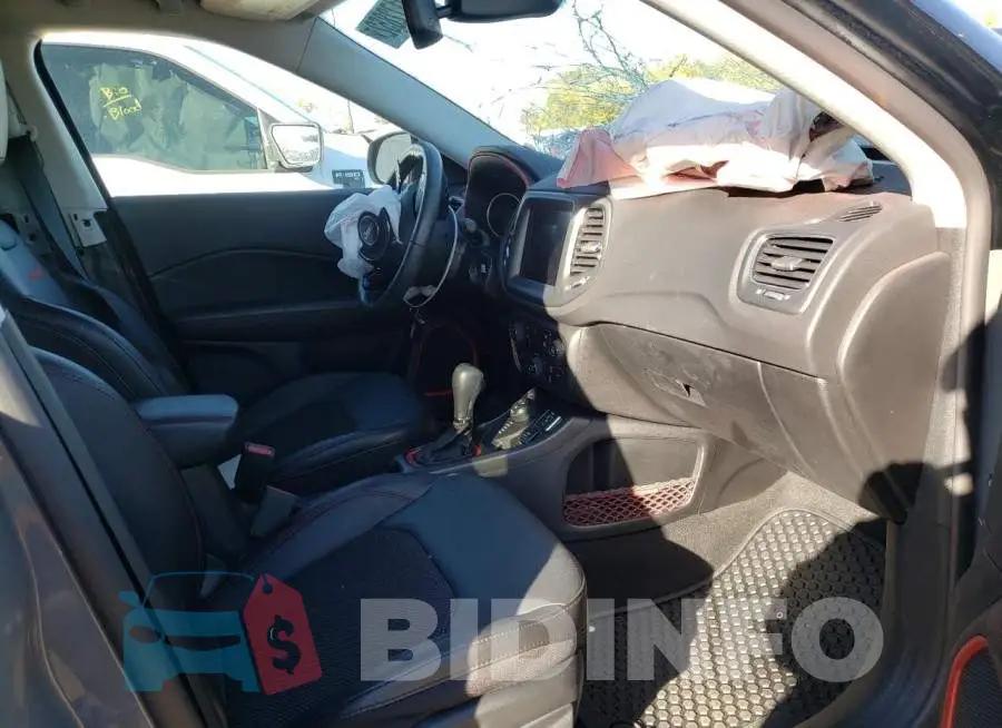 3C4NJDDB8MT517447 Photo# 5