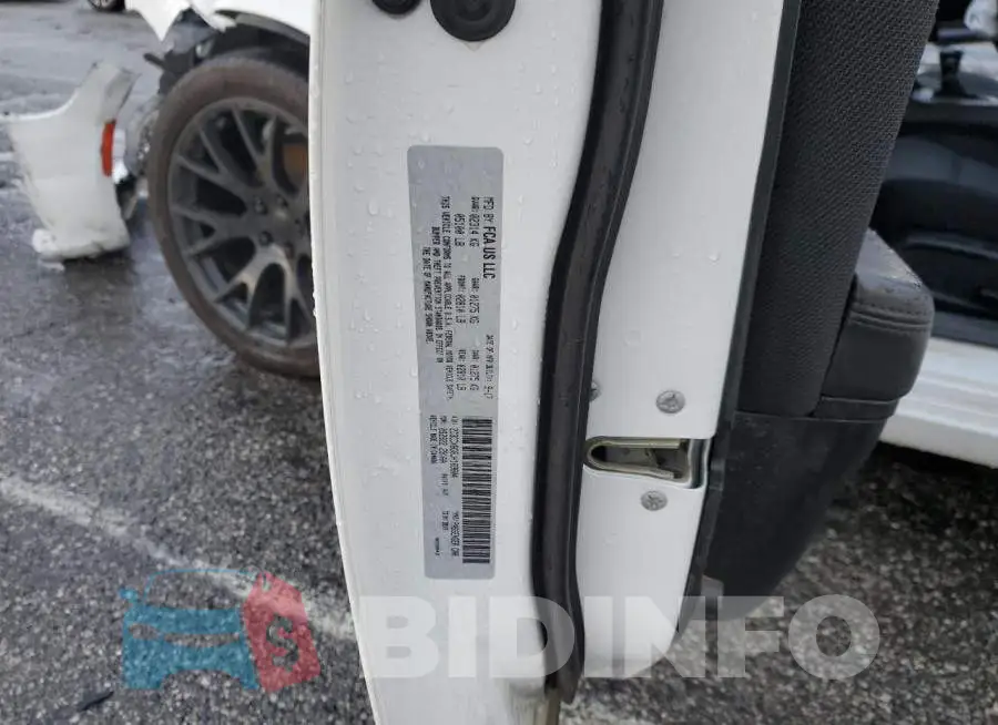 2C3CDXBG8JH169804 Photo# 10