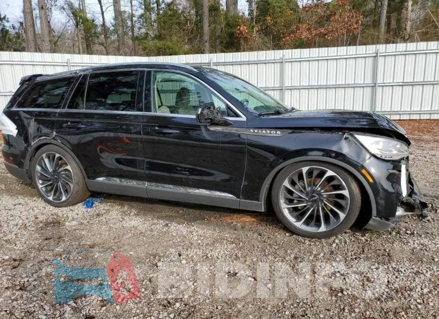 5LM5J7XC0LGL35405 Photo# 4