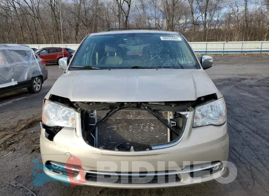 2C4RC1CG8FR646334 Photo# 5