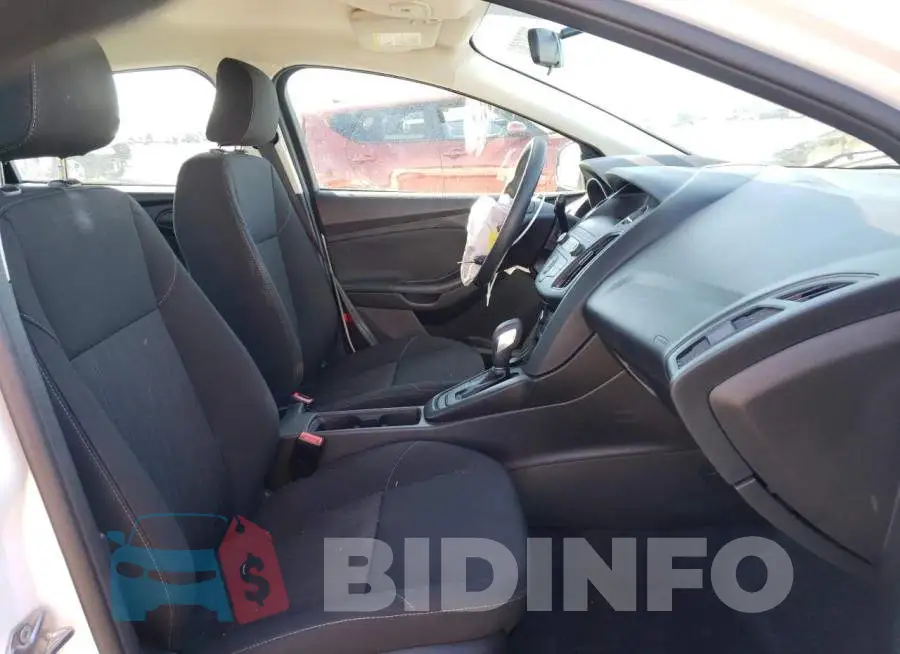 1FADP3E25JL313057 Photo# 5