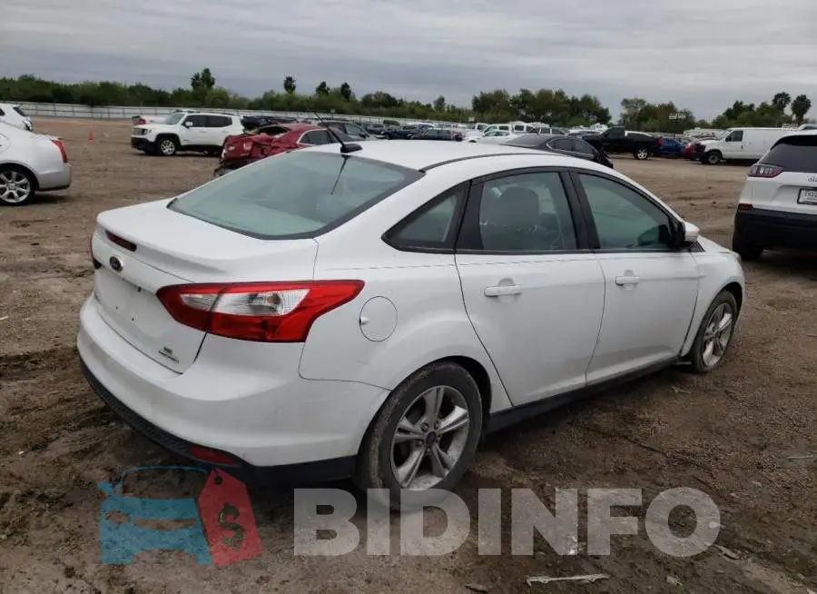 1FADP3F21EL390402 Photo# 3
