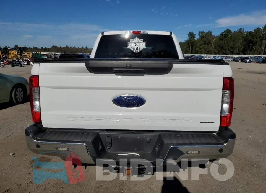 1FT7W2B68JEB39887 Photo# 6