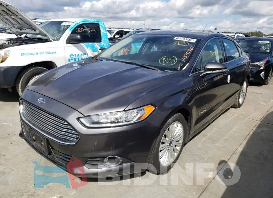 3FA6P0LUXGR345542 Photo# 2