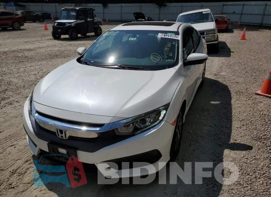 19XFC2F75JE209826 Photo# 2
