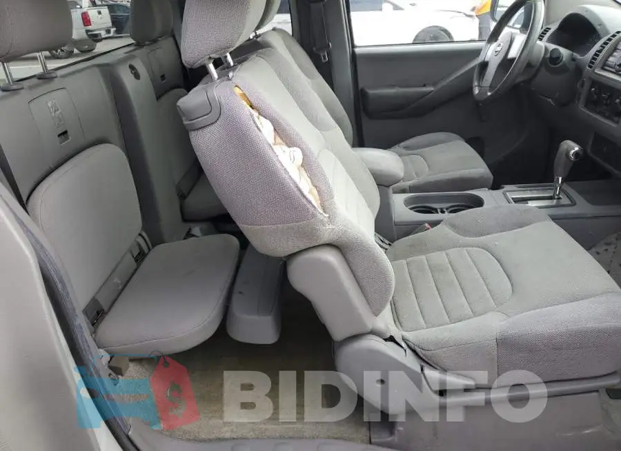 1N6BD0CT6DN742850 Photo# 10