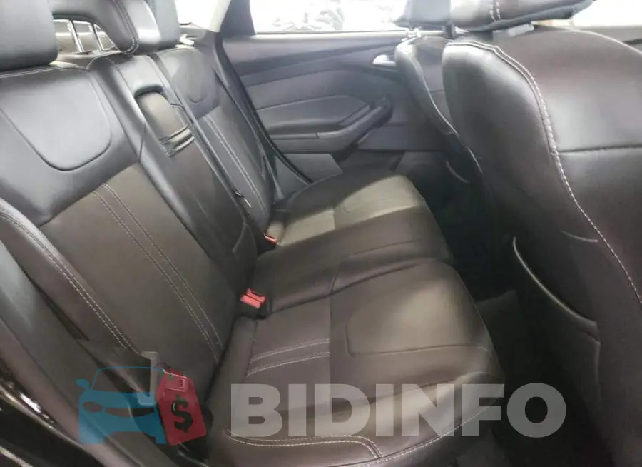 1FADP3F22DL327372 Photo# 6
