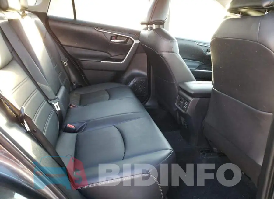 2T3A1RFV8MC150644 Photo# 6