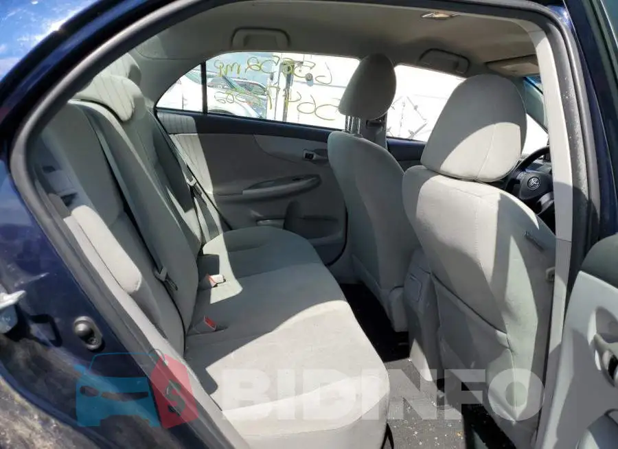 2T1BU4EE9DC054112 Photo# 6