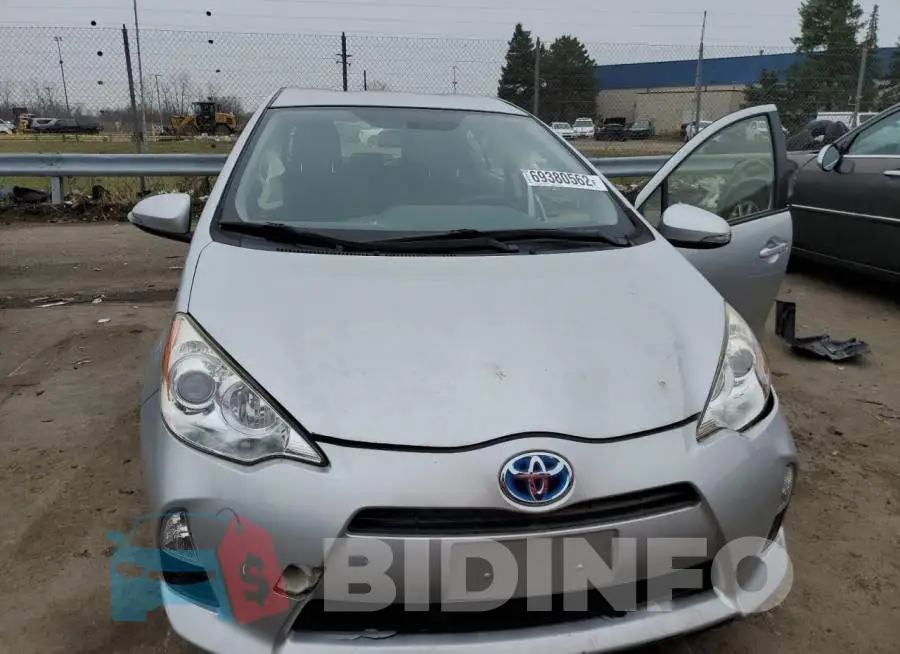JTDKDTB37E1571427 Photo# 5