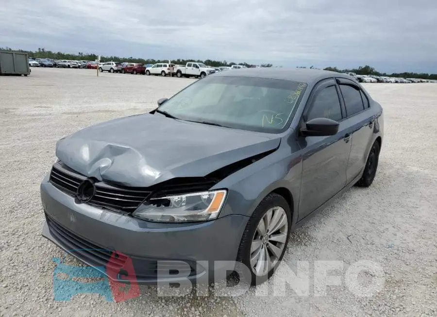 3VW2K7AJ4EM257747 Photo# 1