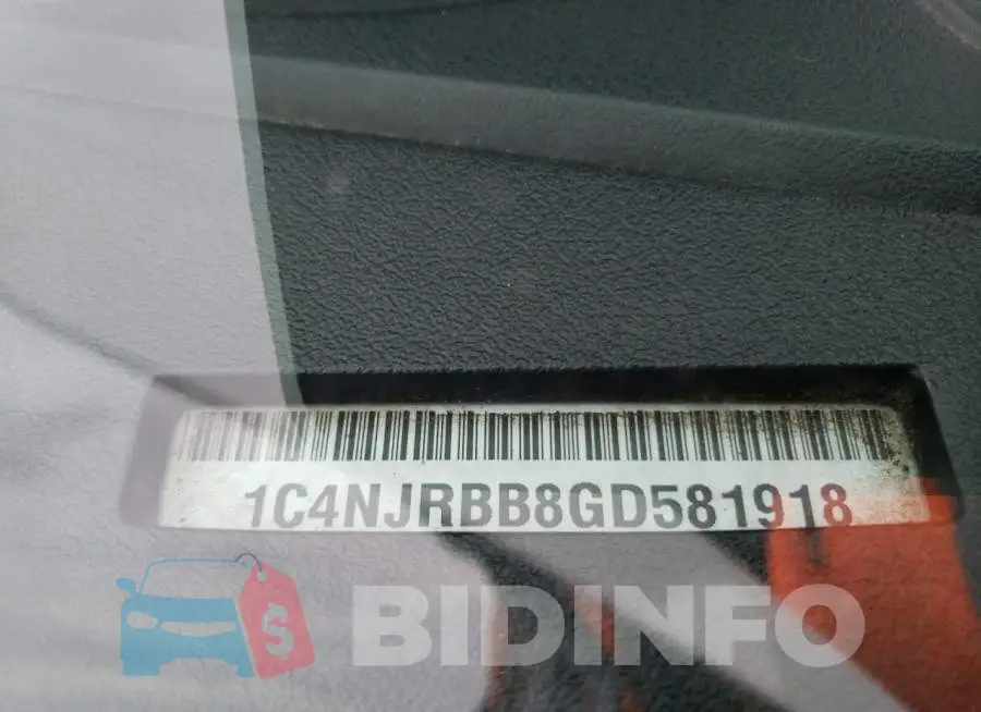 1C4NJRBB8GD581918 Photo# 13