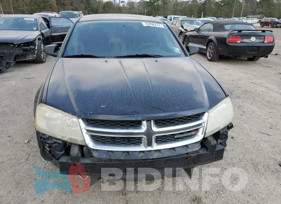 1C3CDZAB8DN537234 Photo# 5