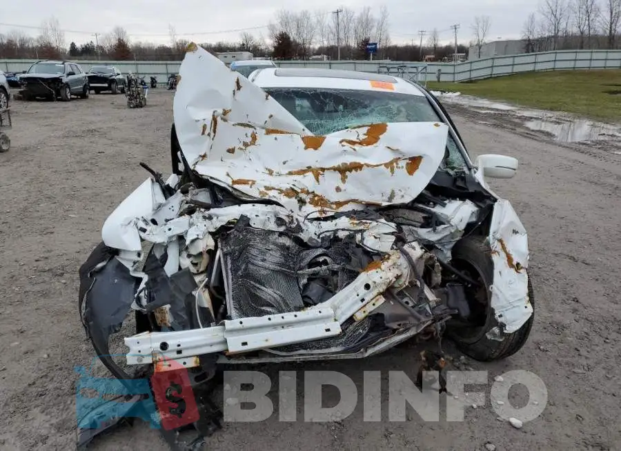1HGCR2F82FA140437 Photo# 5
