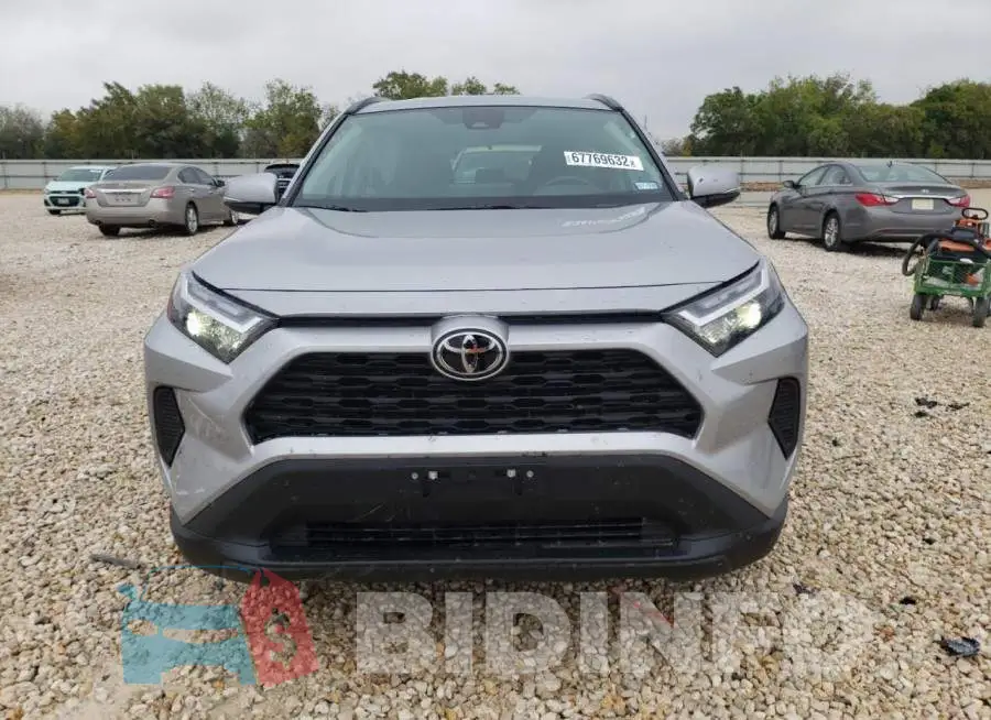 2T3W1RFV1NC200582 Photo# 5