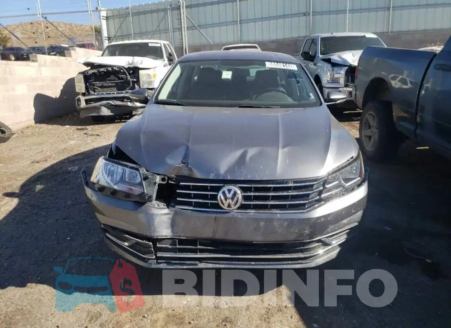 1VWLA7A30KC002115 Photo# 5