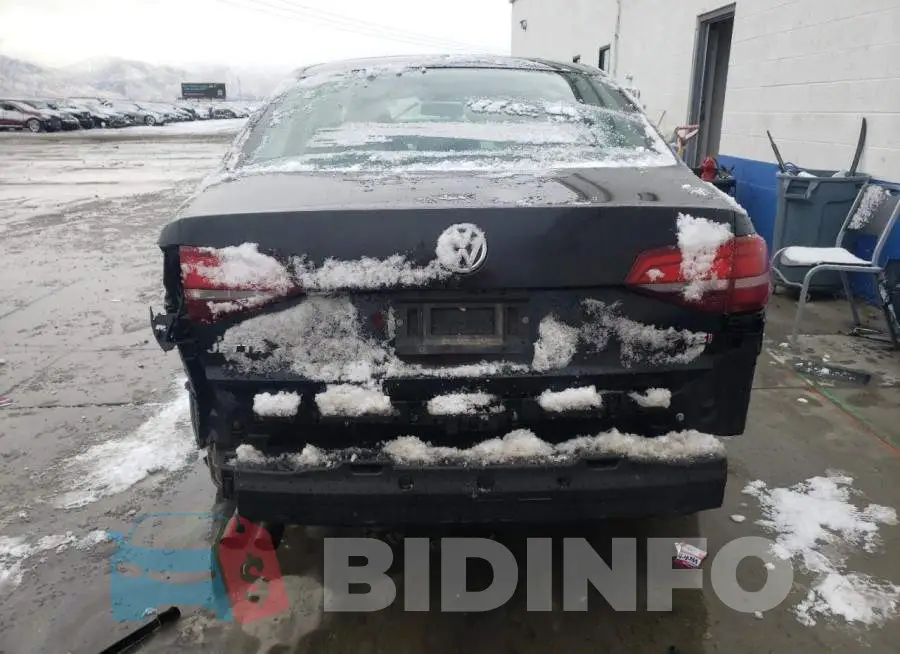 3VW2B7AJ7JM257428 Photo# 6