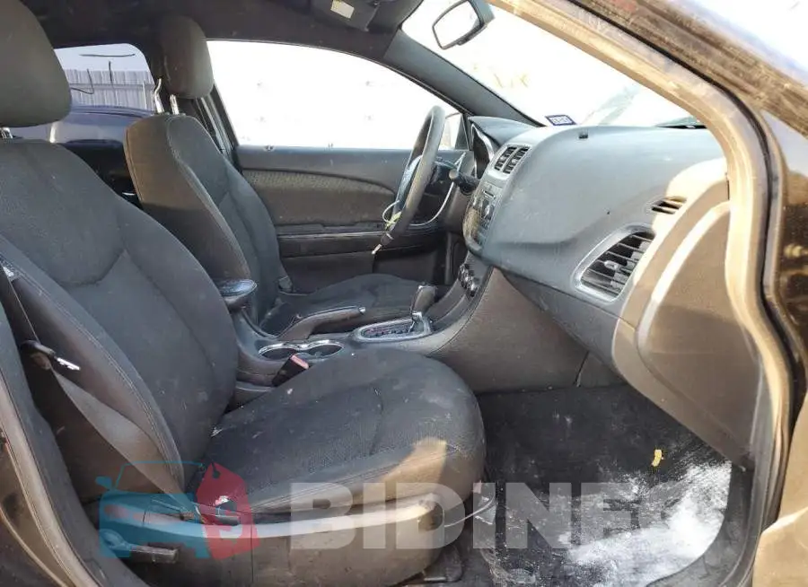 1C3CDZAB4DN616352 Photo# 5