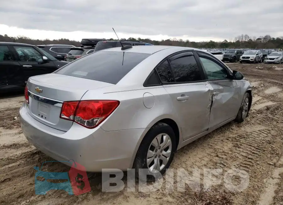 1G1PA5SG6F7155826 Photo# 4