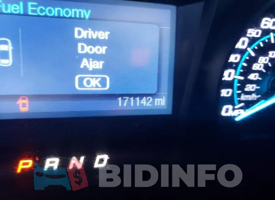 1FAHP2M83DG101854 Photo# 8