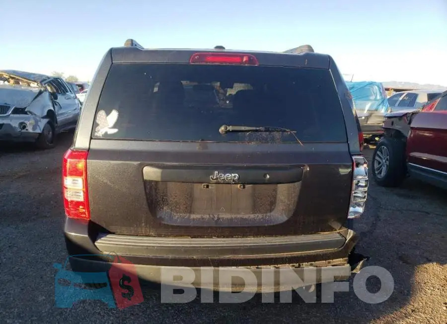 1C4NJPBA9GD537549 Photo# 6