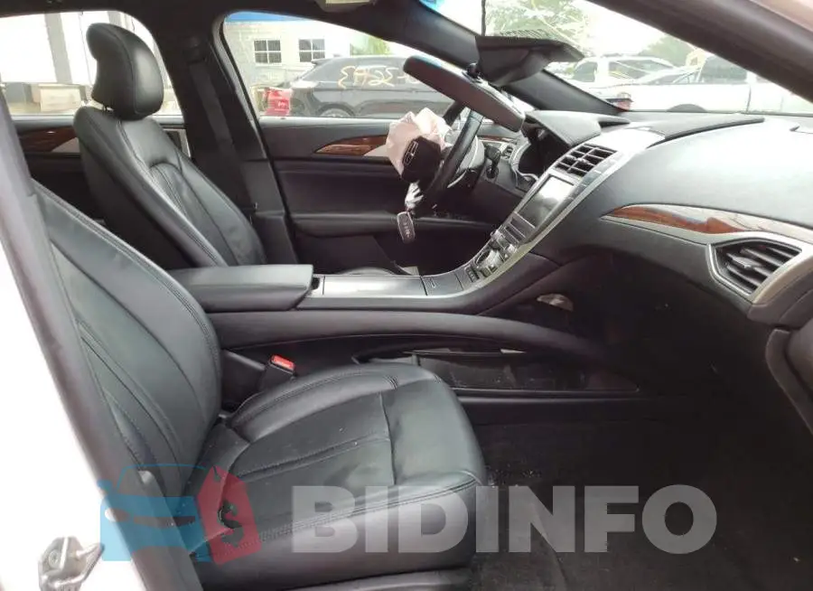 3LN6L5EC4JR609591 Photo# 5