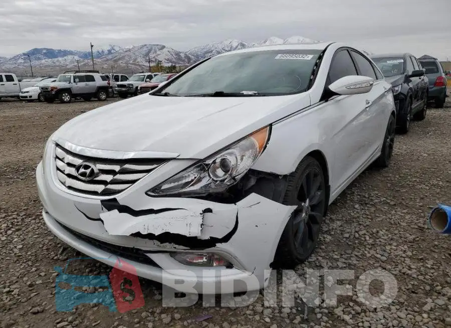 5NPEC4AC1DH658870 Photo# 2