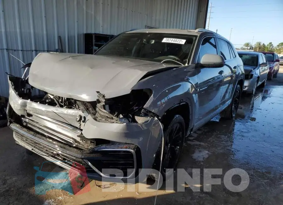 1V2CE2CA2MC215283 Photo# 1