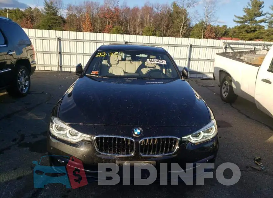 WBA8E3G5XGNU03436 Photo# 5