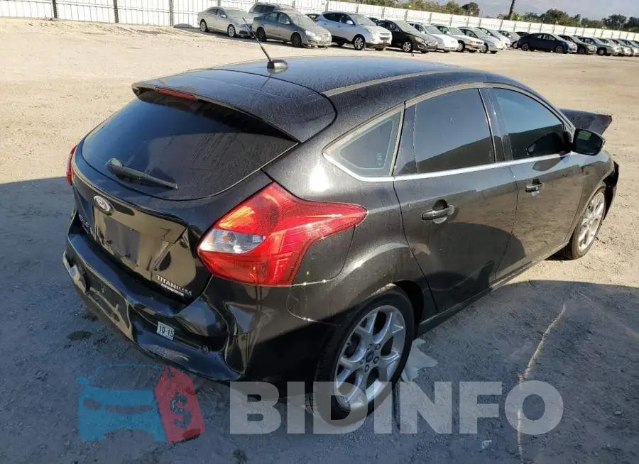 1FADP3N20DL229586 Photo# 4