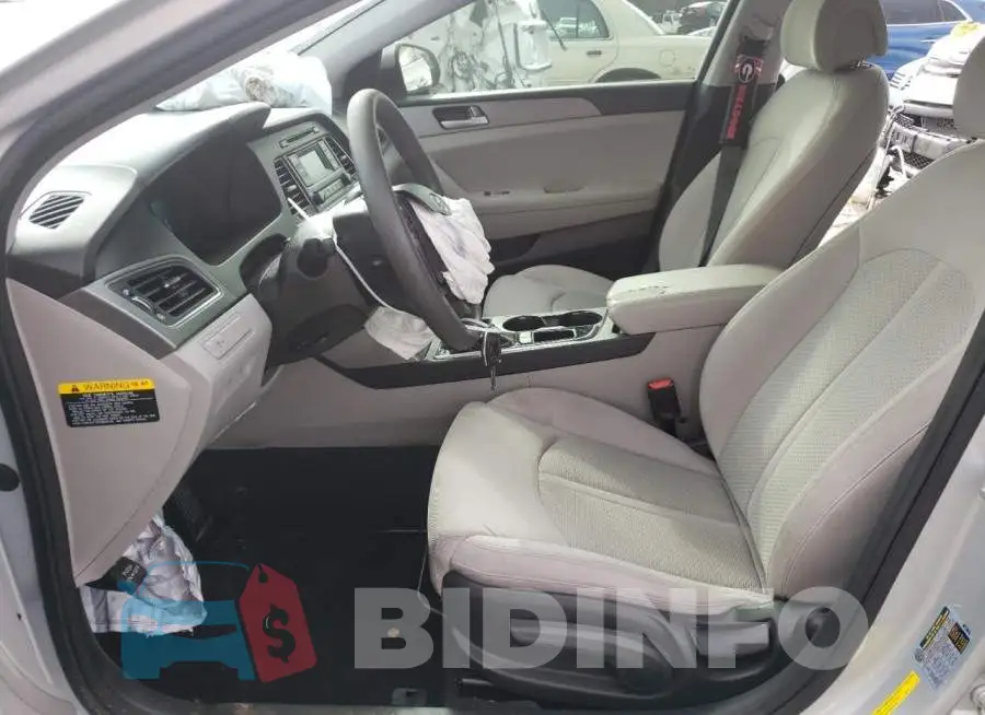 5NPE24AF8FH204387 Photo# 7