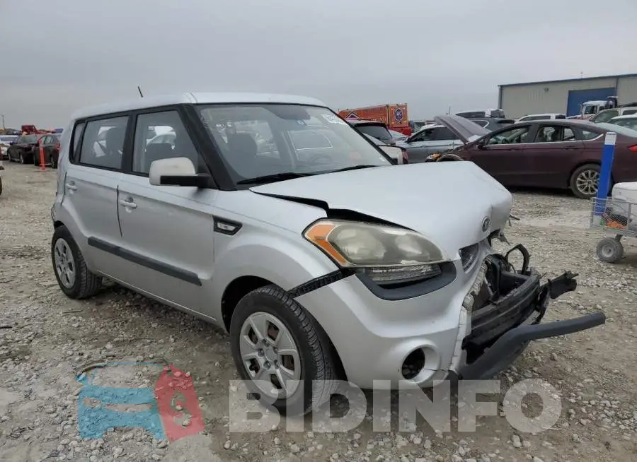 KNDJT2A52D7495865 Photo# 4