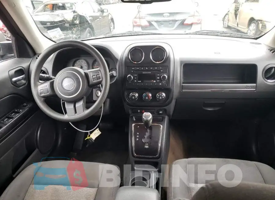 1C4NJPBB1FD388593 Photo# 8