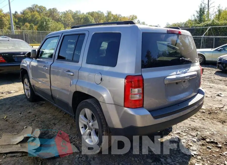 1C4NJPFB1GD569723 Photo# 3