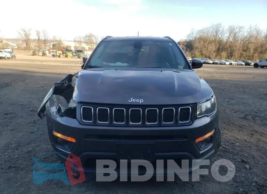 3C4NJDBBXJT373527 Photo# 5