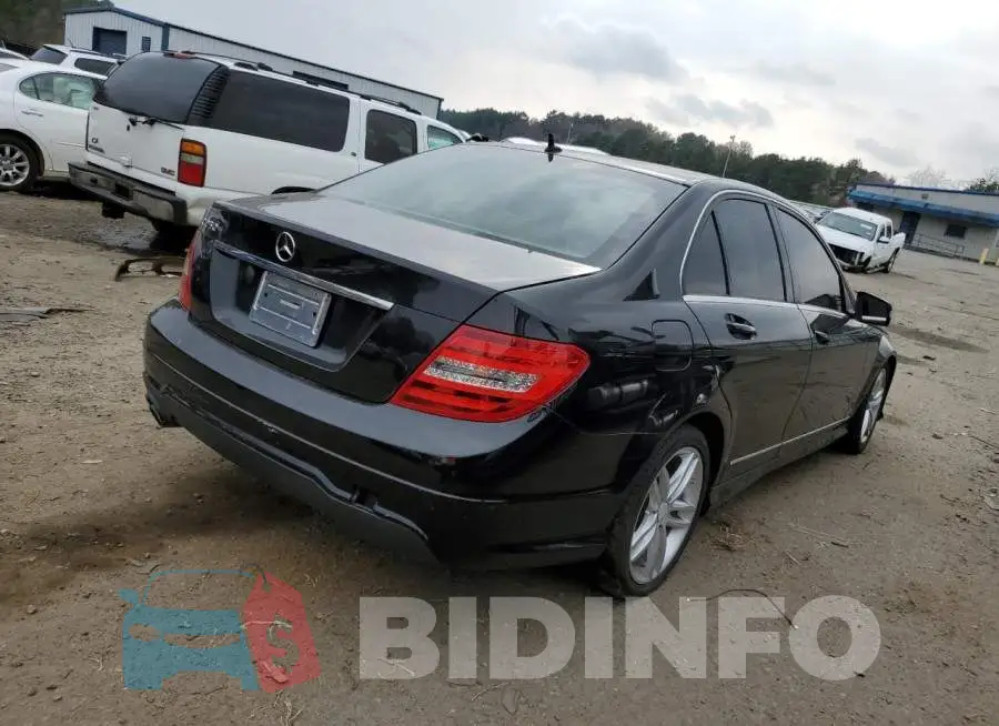 WDDGF4HB4DR263982 Photo# 3