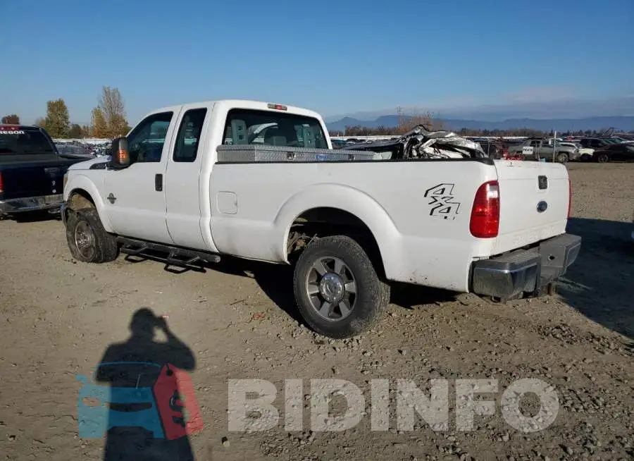 1FT7X2BT3FEA62257 Photo# 2