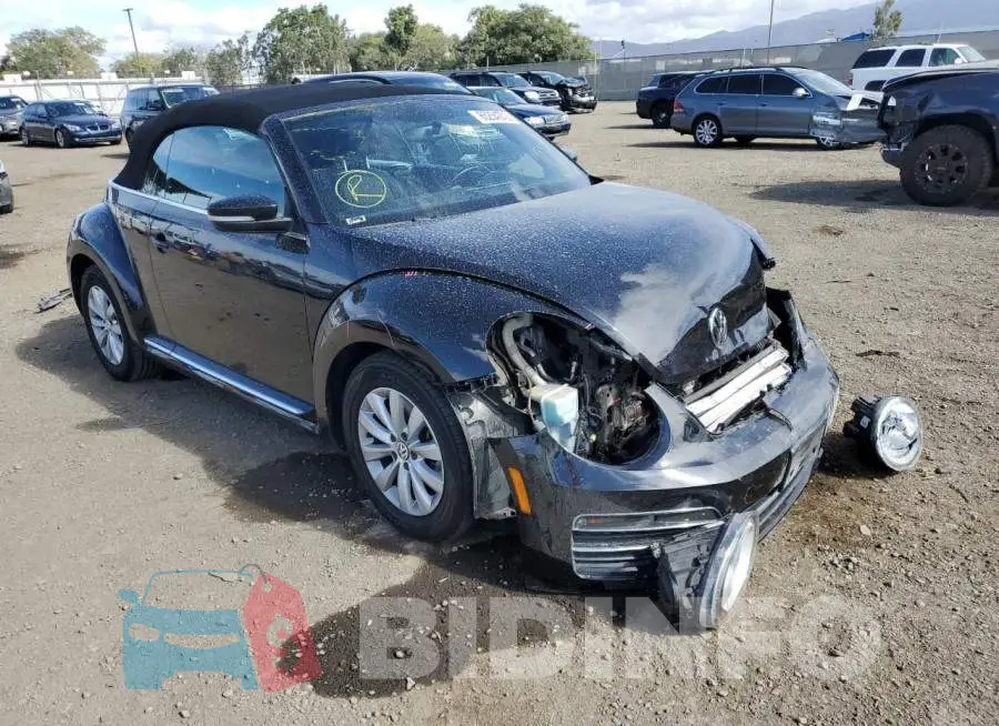 3VW5DAAT1JM515996 Photo# 1