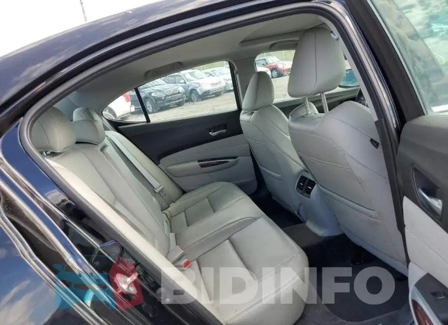 19UUB1F38FA013697 Photo# 6