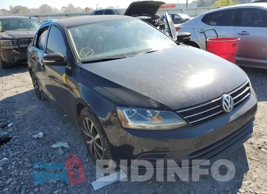 3VWB67AJ8HM282918 Photo# 1