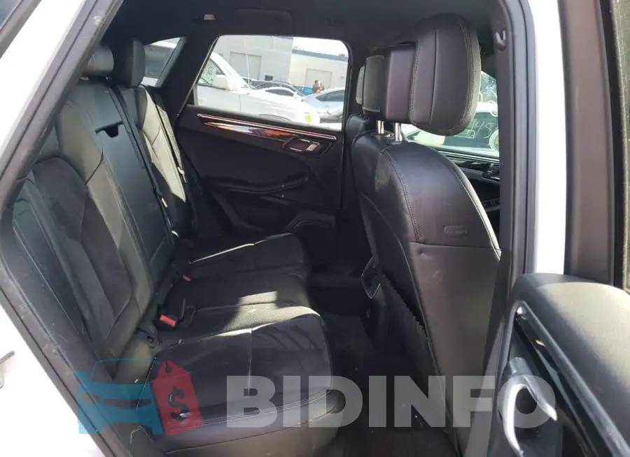 WP1AB2A56JLB33784 Photo# 6