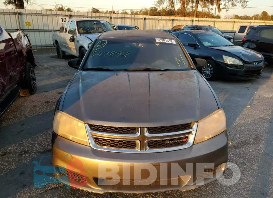 1C3CDZAB8DN547892 Photo# 5