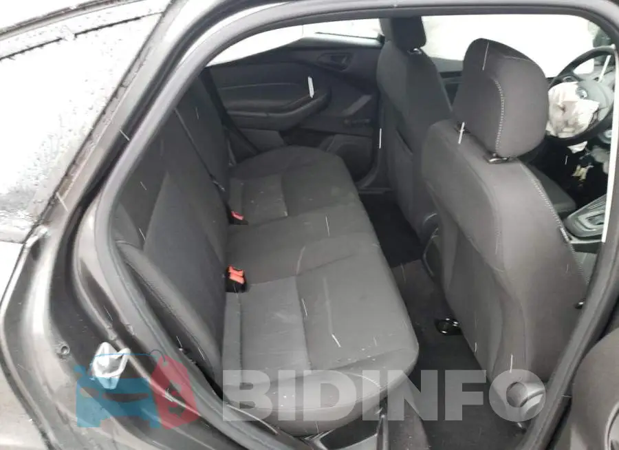 1FADP3E24GL243527 Photo# 10