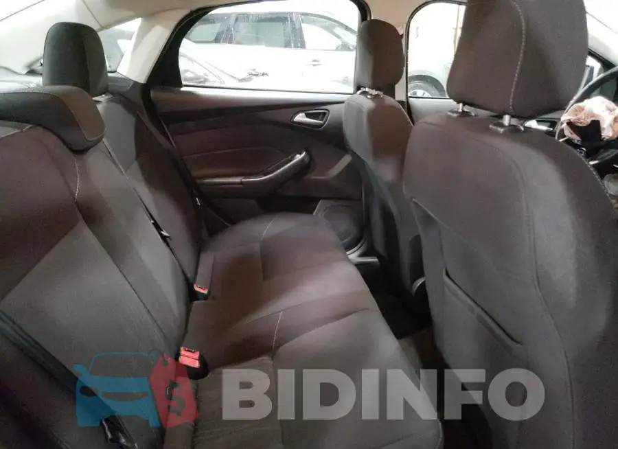 1FADP3F29JL329227 Photo# 10