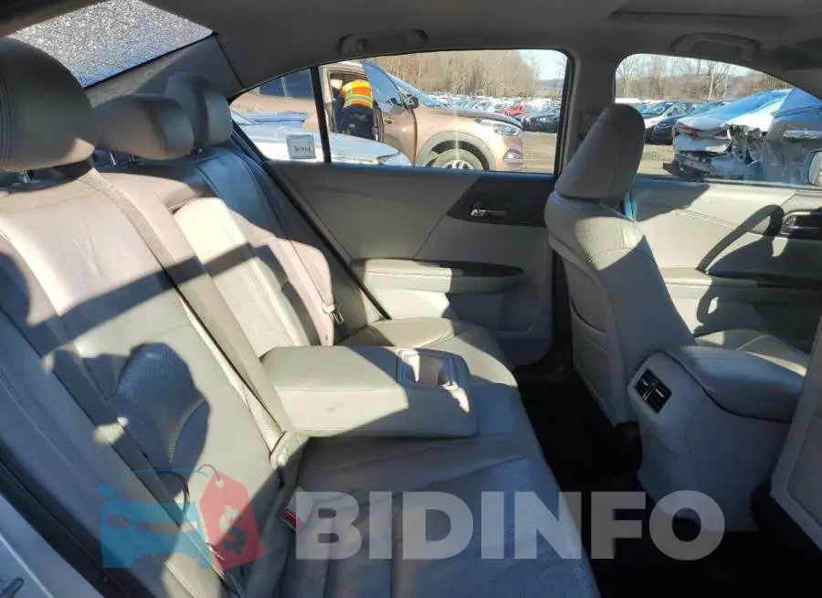 1HGCR2F80DA168685 Photo# 10