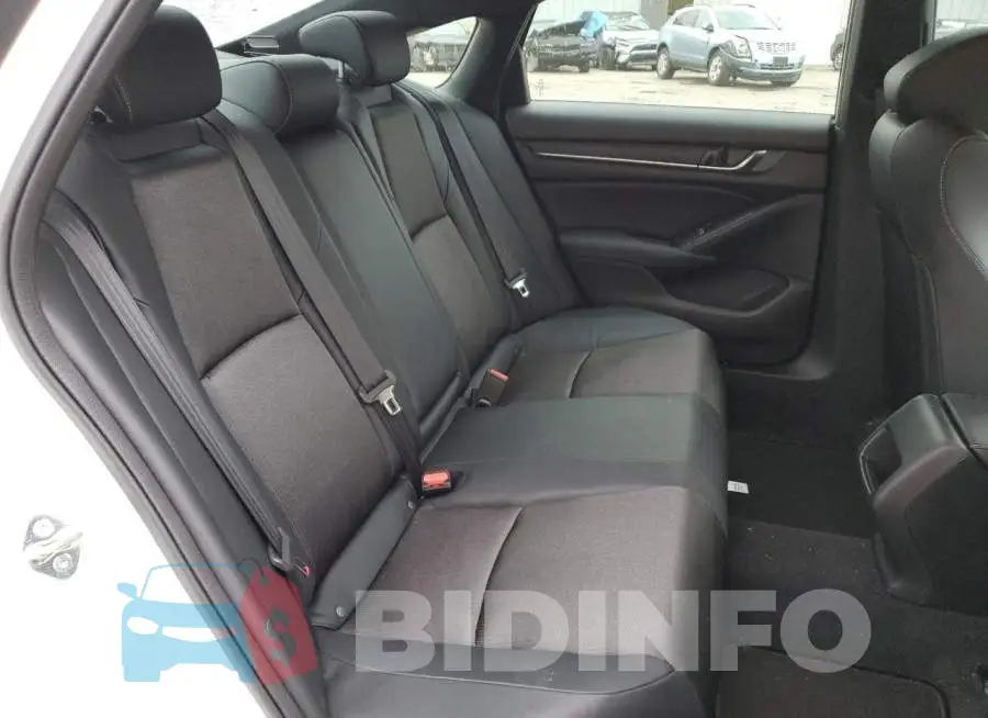 1HGCV1F31JA205717 Photo# 10