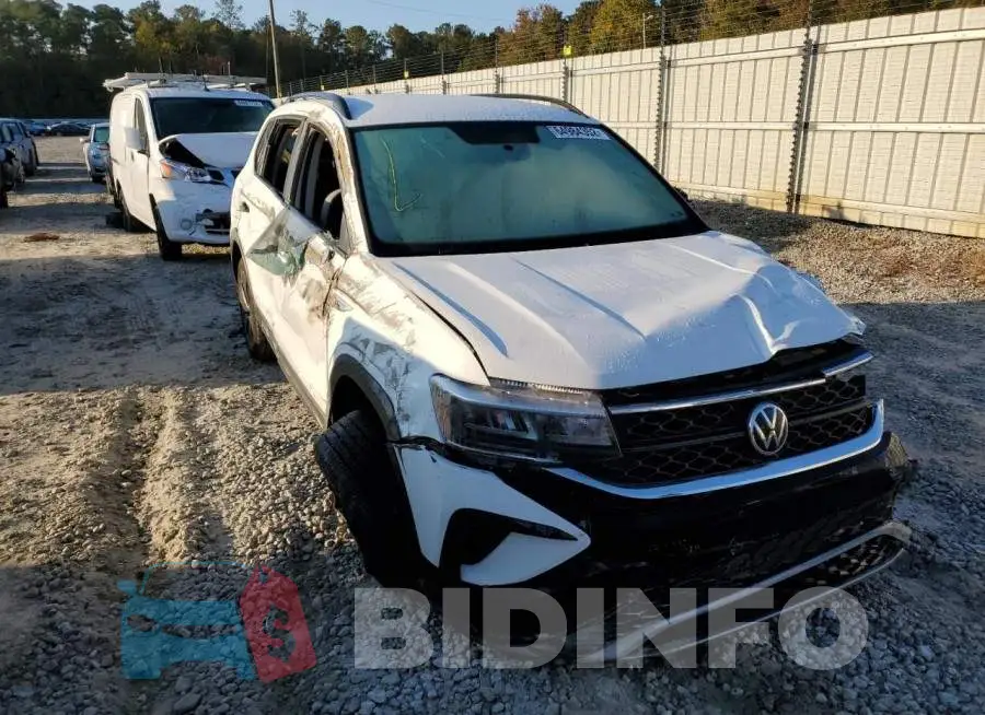 3VVCX7B28NM028084 Photo# 9