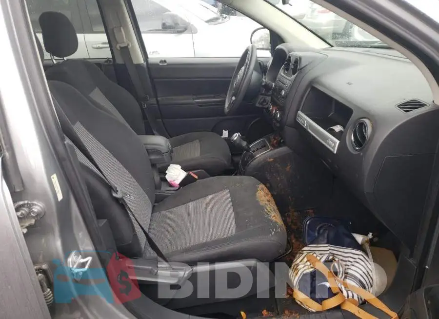 1C4NJCBA7FD190875 Photo# 5